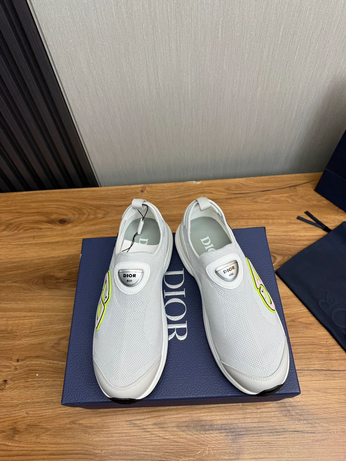 Men's shoes 💰540💰 Dior Dior B30 latest hot model shipped, original 1:1 manufacturing ▪️ Fabric: Original custom fly woven ▪️ Lining: Imported breathable mesh ▪️ Sole: Original molded non-slip outsole ▪️ Size: 38-45 (custom-made 45 non-returnable)